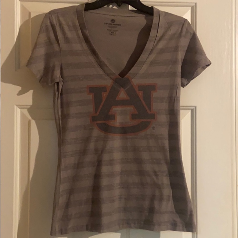 Women’s V-neck Auburn short sleeve shirt
